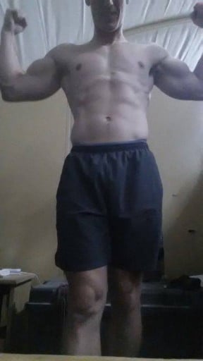 A picture of a 5'10" male showing a muscle gain from 141 pounds to 172 pounds. A net gain of 31 pounds.