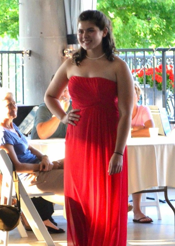 Progress Pics of 70 lbs Fat Loss 5'6 Female 175 lbs to 105 lbs