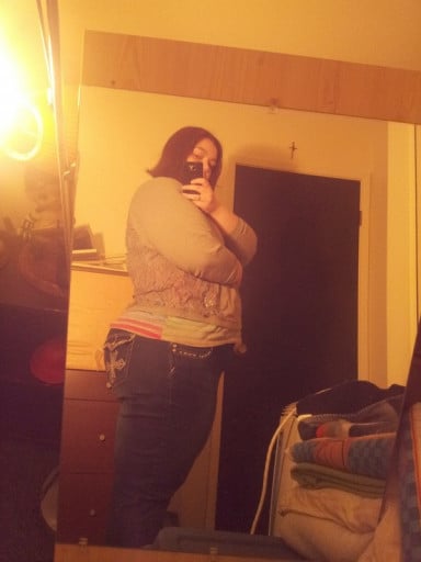 A progress pic of a 5'8" woman showing a weight cut from 350 pounds to 280 pounds. A respectable loss of 70 pounds.