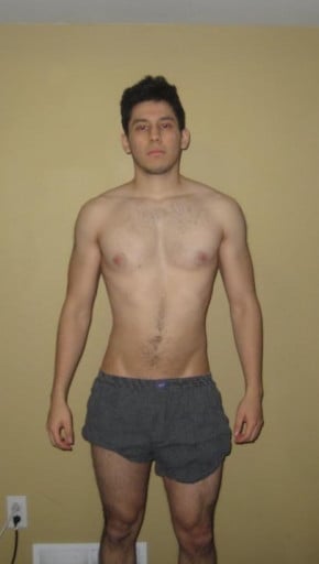 A photo of a 5'7" man showing a snapshot of 141 pounds at a height of 5'7