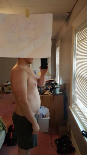 A progress pic of a 5'11" man showing a snapshot of 195 pounds at a height of 5'11