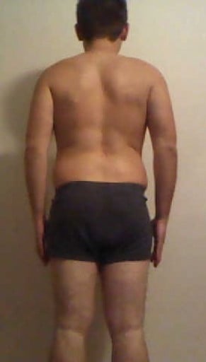 A photo of a 5'9" man showing a snapshot of 198 pounds at a height of 5'9