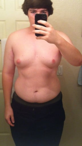 A picture of a 6'1" male showing a weight reduction from 225 pounds to 195 pounds. A respectable loss of 30 pounds.