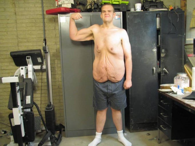 A photo of a 6'4" man showing a snapshot of 237 pounds at a height of 6'4