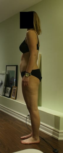 A picture of a 5'9" female showing a snapshot of 154 pounds at a height of 5'9