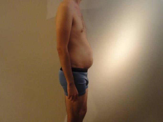 A picture of a 6'5" male showing a snapshot of 195 pounds at a height of 6'5