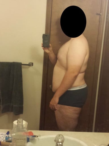 A picture of a 6'3" male showing a snapshot of 323 pounds at a height of 6'3