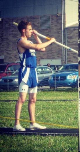 5 foot 10 Male Progress Pics of 52 lbs Weight Gain 130 lbs to 182 lbs