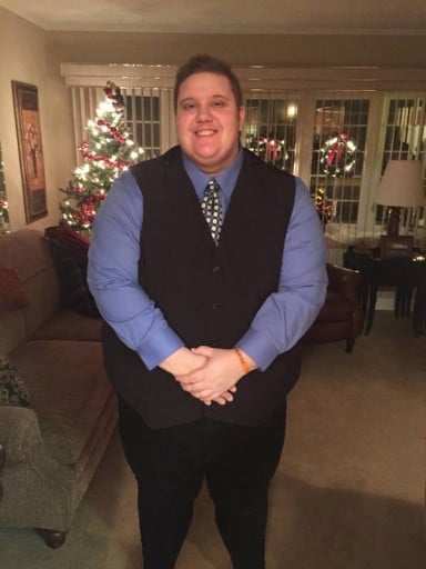 A photo of a 5'11" man showing a weight reduction from 426 pounds to 380 pounds. A total loss of 46 pounds.