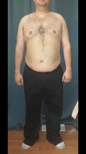 A before and after photo of a 5'7" male showing a fat loss from 247 pounds to 196 pounds. A net loss of 51 pounds.