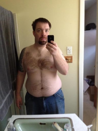 A before and after photo of a 5'8" male showing a weight reduction from 260 pounds to 185 pounds. A total loss of 75 pounds.