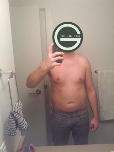 A progress pic of a 6'0" man showing a fat loss from 195 pounds to 165 pounds. A respectable loss of 30 pounds.