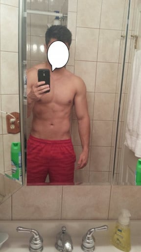 A before and after photo of a 6'1" male showing a weight bulk from 190 pounds to 205 pounds. A respectable gain of 15 pounds.