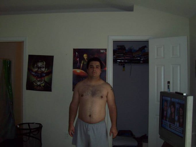 A before and after photo of a 5'6" male showing a fat loss from 225 pounds to 195 pounds. A respectable loss of 30 pounds.