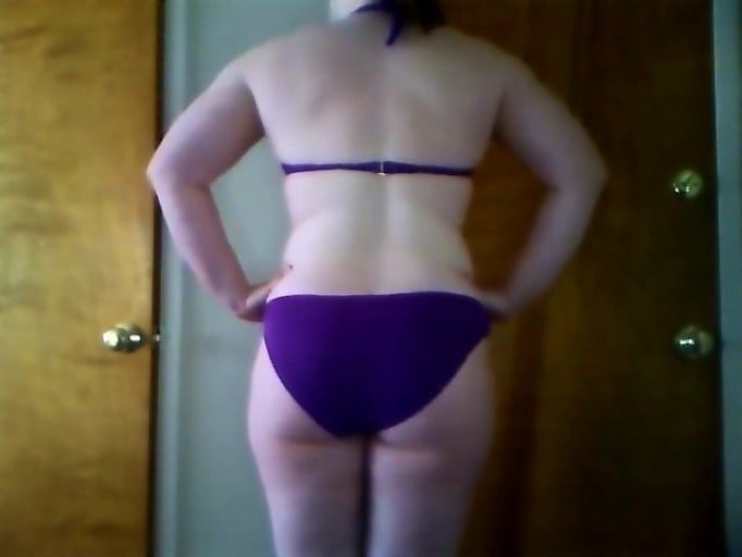 A picture of a 5'8" female showing a snapshot of 200 pounds at a height of 5'8