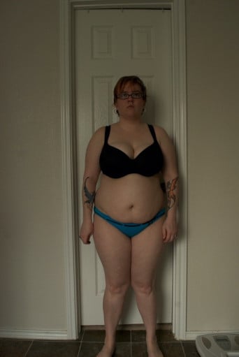 A picture of a 5'2" female showing a snapshot of 177 pounds at a height of 5'2