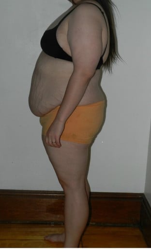 A before and after photo of a 5'7" female showing a snapshot of 239 pounds at a height of 5'7