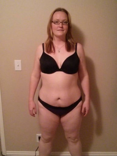 A before and after photo of a 5'5" female showing a snapshot of 195 pounds at a height of 5'5