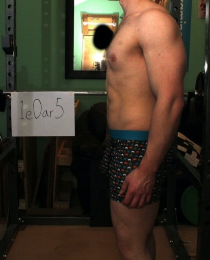 A photo of a 5'6" man showing a snapshot of 171 pounds at a height of 5'6