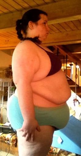 4 Photos of a 298 lbs 5 foot 3 Female Weight Snapshot