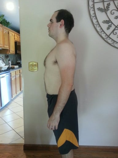 A picture of a 5'7" male showing a fat loss from 183 pounds to 177 pounds. A net loss of 6 pounds.