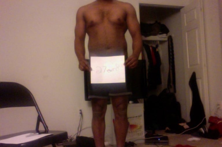 A photo of a 5'10" man showing a snapshot of 210 pounds at a height of 5'10