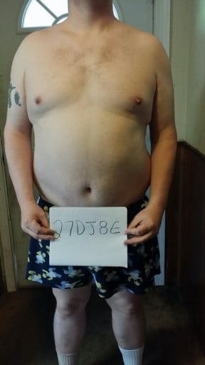 4 Photos of a 6 foot 270 lbs Male Weight Snapshot