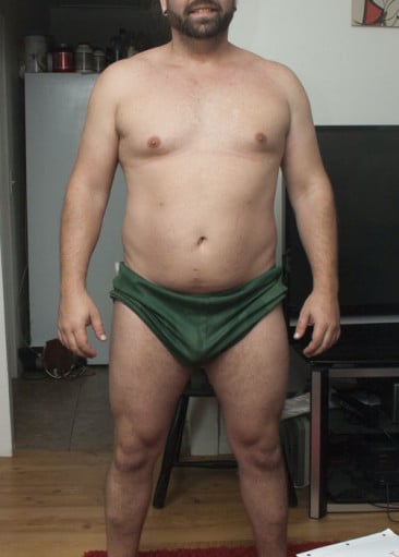 A photo of a 6'2" man showing a snapshot of 265 pounds at a height of 6'2