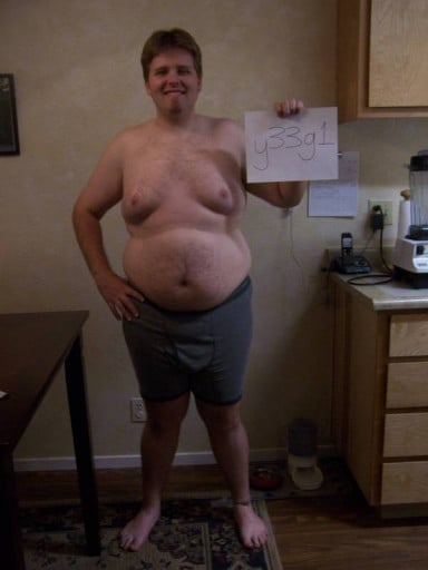 A photo of a 6'1" man showing a snapshot of 290 pounds at a height of 6'1