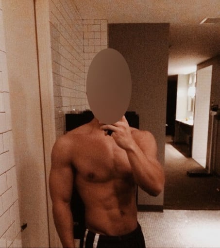 A picture of a 5'5" male showing a muscle gain from 125 pounds to 145 pounds. A net gain of 20 pounds.