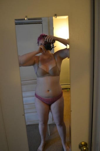 A progress pic of a 5'9" woman showing a weight reduction from 225 pounds to 205 pounds. A net loss of 20 pounds.