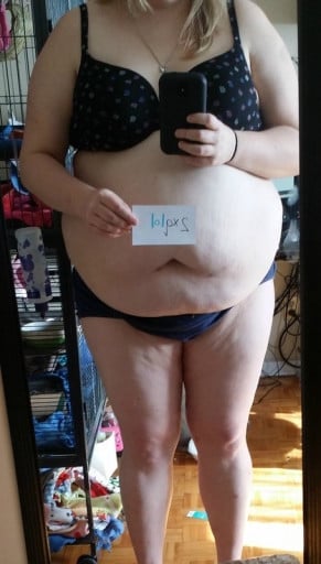 A before and after photo of a 5'10" female showing a snapshot of 290 pounds at a height of 5'10