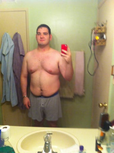 A photo of a 6'1" man showing a snapshot of 263 pounds at a height of 6'1