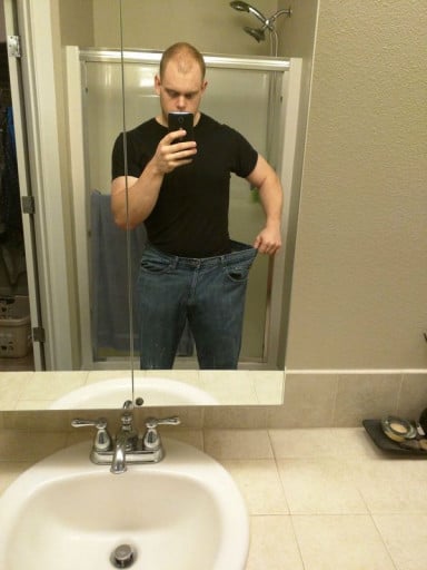 A photo of a 6'1" man showing a snapshot of 225 pounds at a height of 6'1