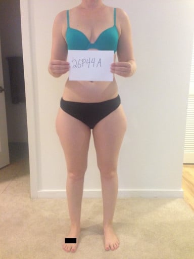 A picture of a 5'6" female showing a snapshot of 152 pounds at a height of 5'6