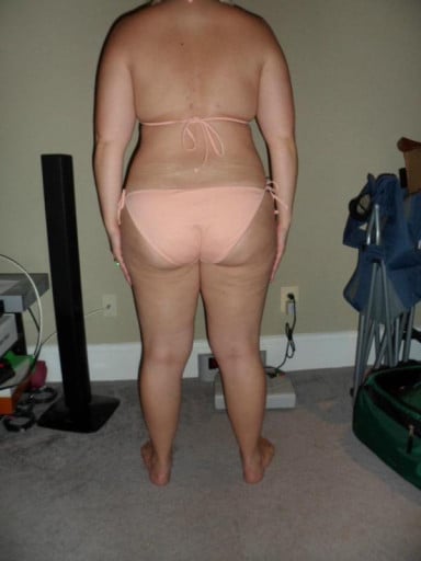 A photo of a 5'6" woman showing a snapshot of 182 pounds at a height of 5'6