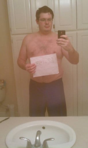 A photo of a 6'1" man showing a snapshot of 267 pounds at a height of 6'1