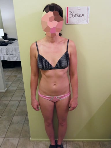 A picture of a 5'6" female showing a snapshot of 129 pounds at a height of 5'6