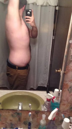 A photo of a 6'0" man showing a snapshot of 284 pounds at a height of 6'0