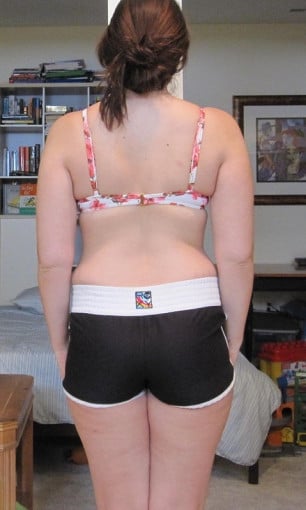 A before and after photo of a 5'5" female showing a snapshot of 152 pounds at a height of 5'5