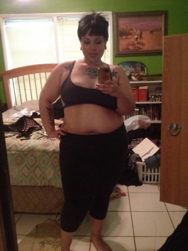 A picture of a 5'1" female showing a weight loss from 258 pounds to 185 pounds. A net loss of 73 pounds.