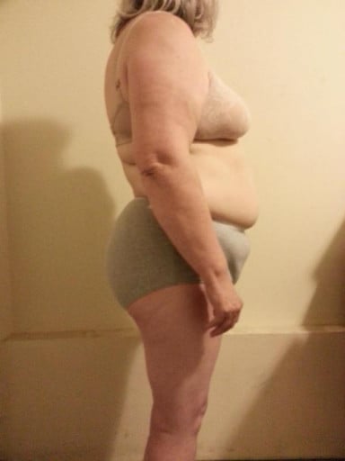 A before and after photo of a 5'6" female showing a snapshot of 215 pounds at a height of 5'6