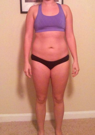 A photo of a 5'4" woman showing a snapshot of 138 pounds at a height of 5'4