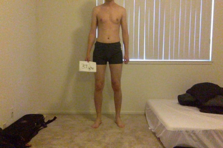 A photo of a 6'4" man showing a snapshot of 176 pounds at a height of 6'4