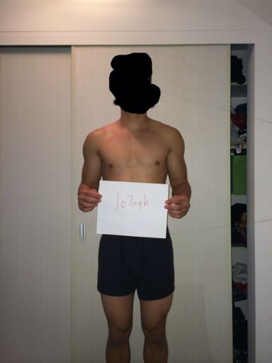 A photo of a 5'10" man showing a snapshot of 165 pounds at a height of 5'10