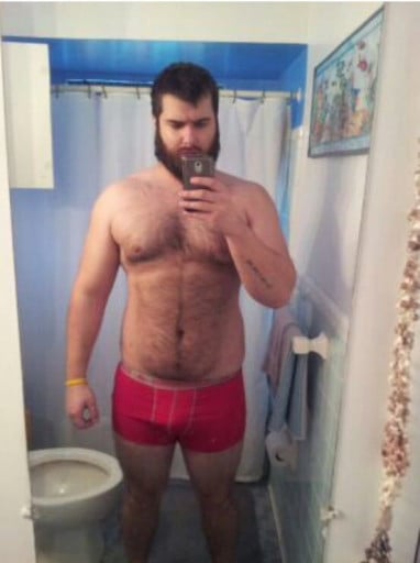 A picture of a 6'1" male showing a weight reduction from 272 pounds to 187 pounds. A total loss of 85 pounds.