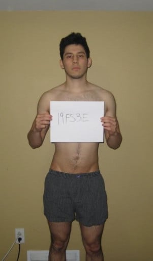 A photo of a 5'7" man showing a snapshot of 141 pounds at a height of 5'7