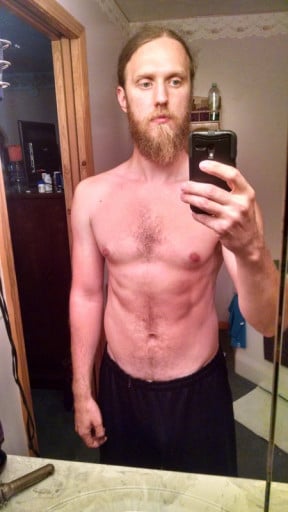 A picture of a 6'0" male showing a muscle gain from 158 pounds to 183 pounds. A total gain of 25 pounds.