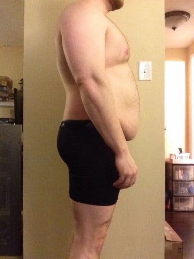 A photo of a 6'1" man showing a snapshot of 260 pounds at a height of 6'1