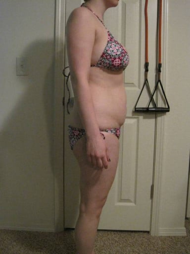 A picture of a 5'3" female showing a snapshot of 137 pounds at a height of 5'3